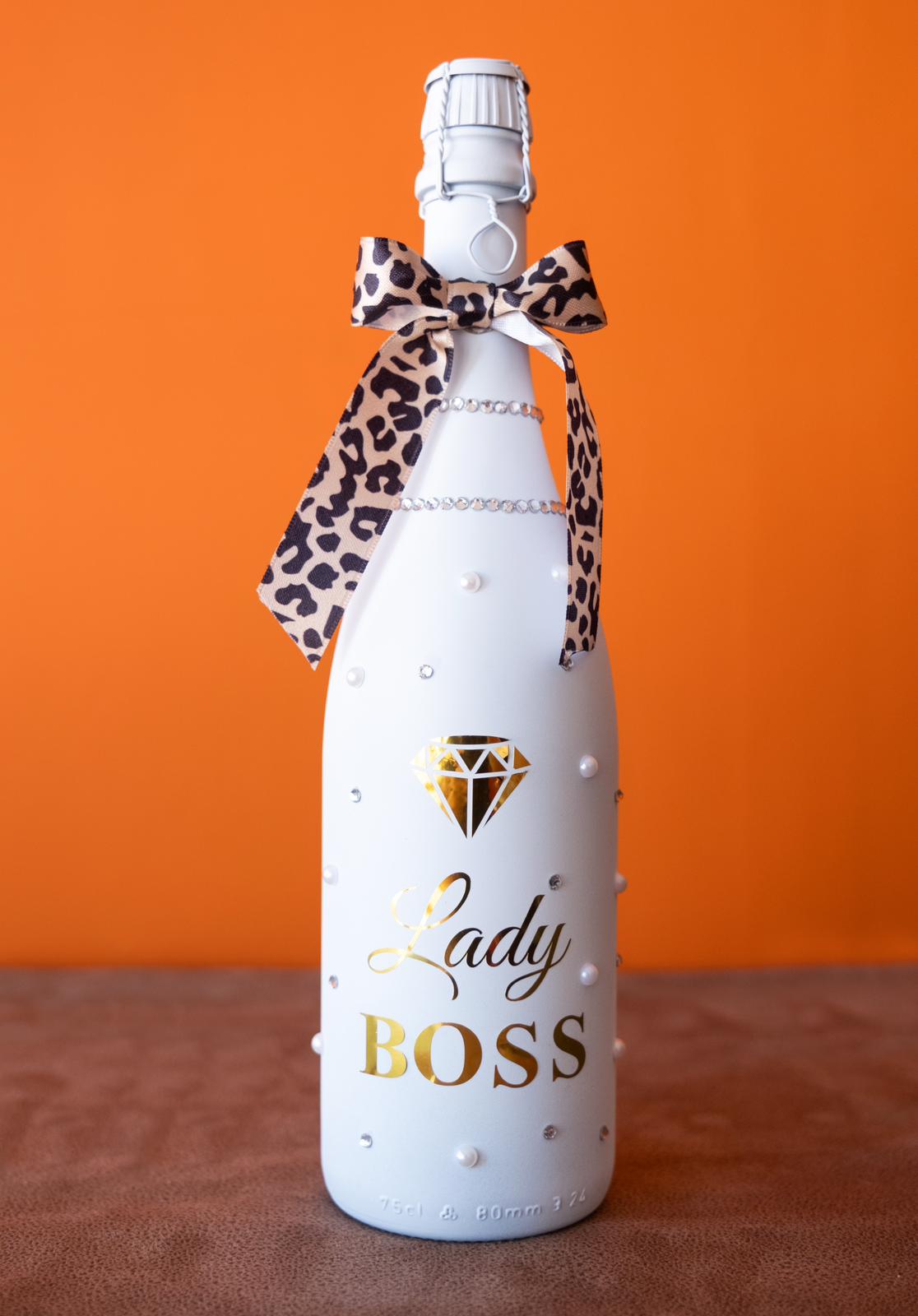 LADY BOSS – Kişiye Özel Lüks Şampanya Şişesi (İnci & Leopar Detaylı)